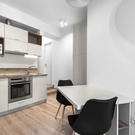 Color Block, Nilie Hospitality Mgmt * Thessaloníki