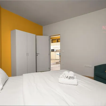 Color Block, Nilie Hospitality Mgmt