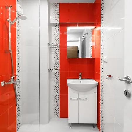 Color Block, Nilie Hospitality Mgmt *