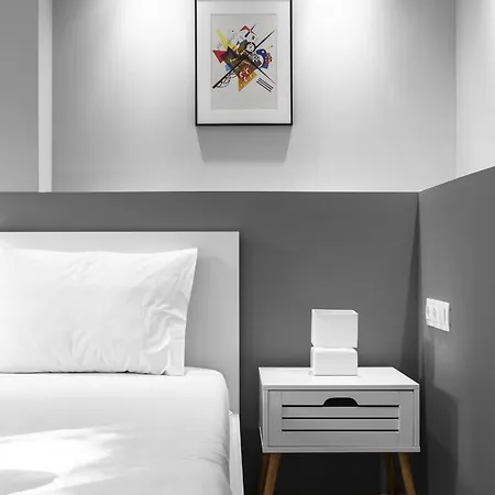 Color Block, Nilie Hospitality Mgmt דירה